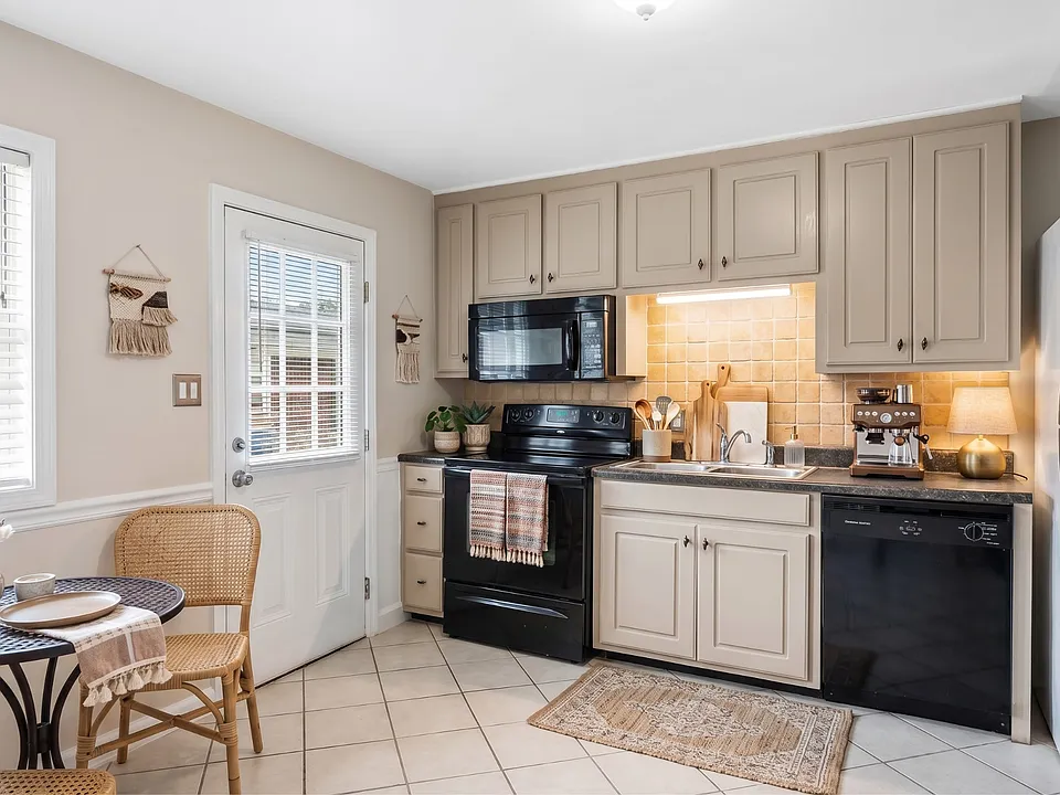 320 W Lebanon Ave #4