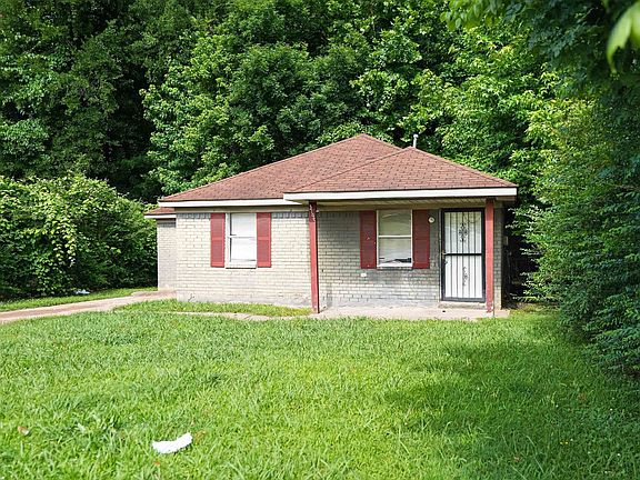 4th image of 3795 Black Forest Dr