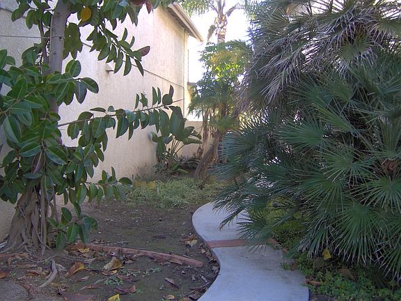 3rd image of 4927 Corte Playa Encino