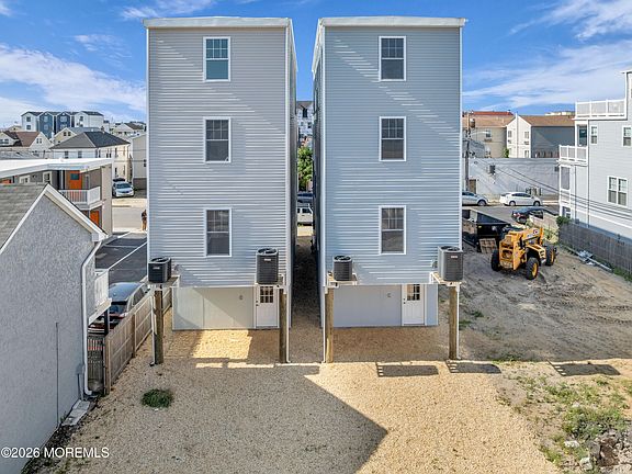 4th image of 54 Franklin Avenue