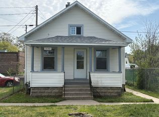 1296 Sanford St, Muskegon, MI 49441