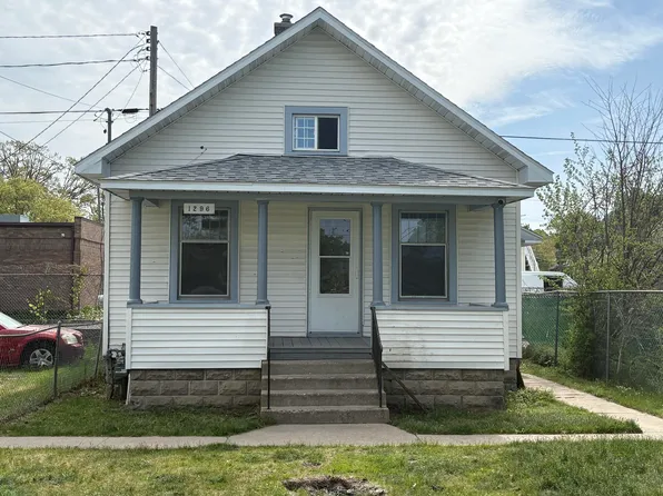 1296 Sanford St, Muskegon, MI 49441