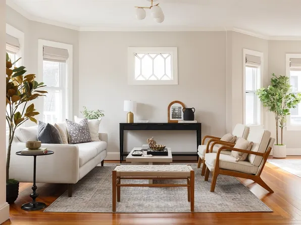 165 Fayerweather St #2, Cambridge, MA 02138