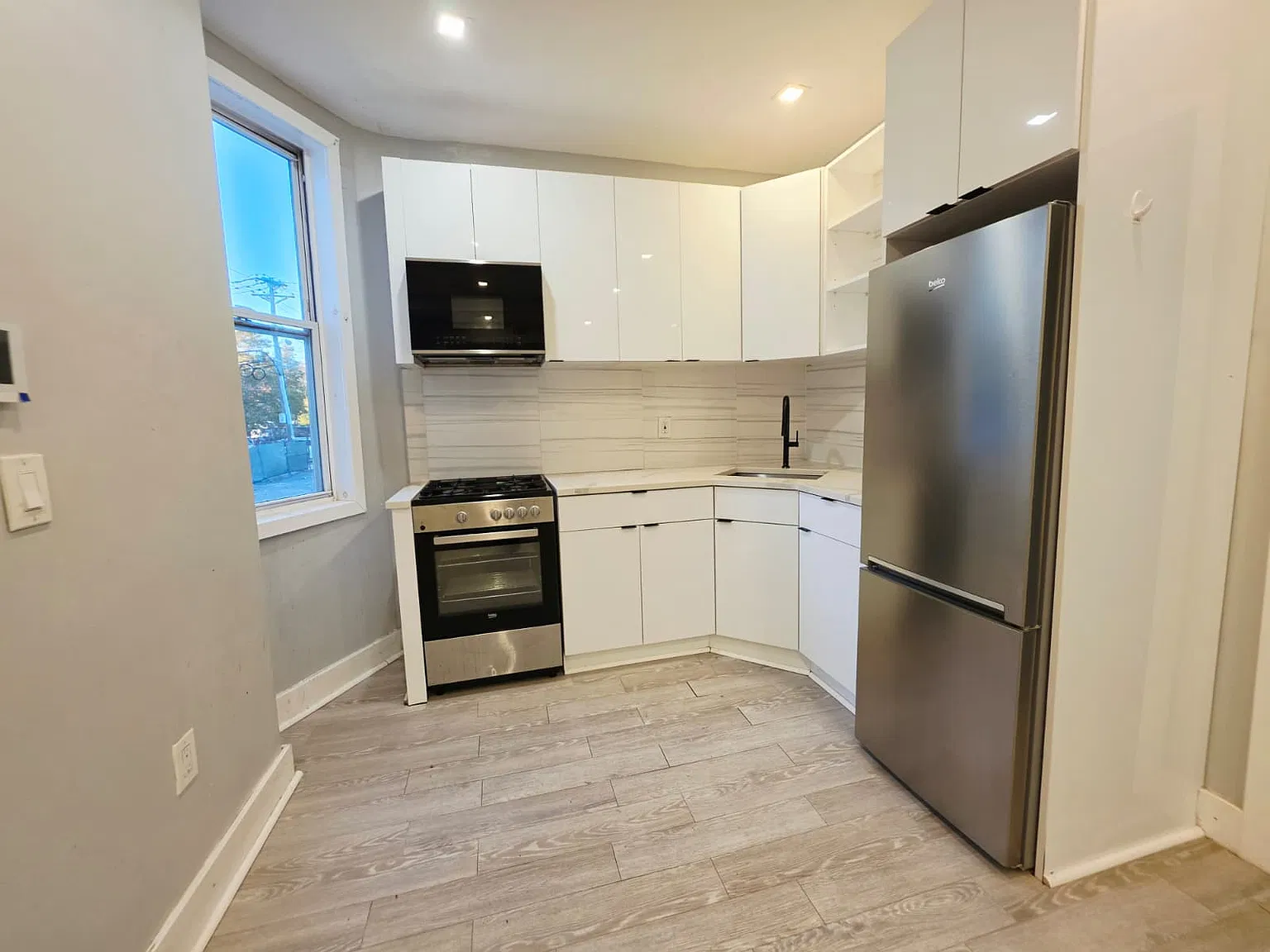 2 bed, 600 sqft, $2,150 — Photo 1