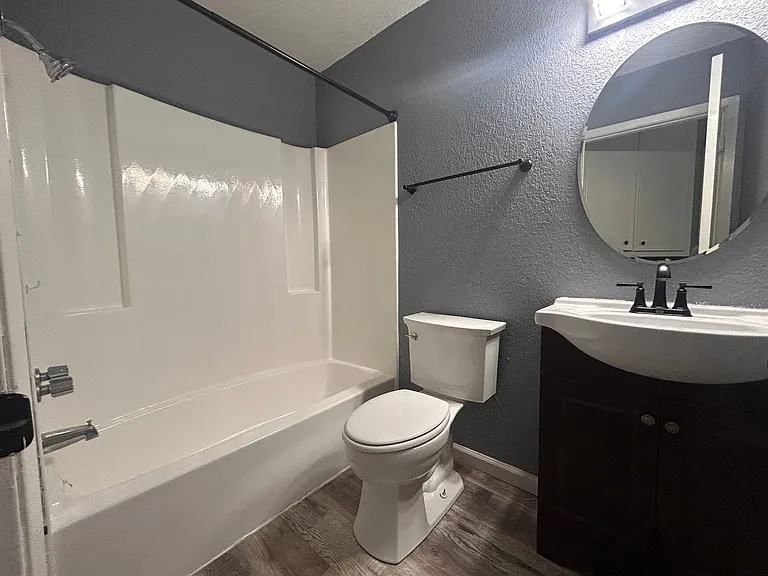 535 N McComas St — Photo 8