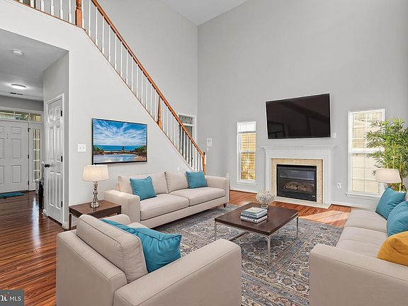 5th image of 43287 Markham Pl