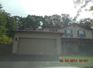 15 Dorchester Ct, Streamwood, IL 60107