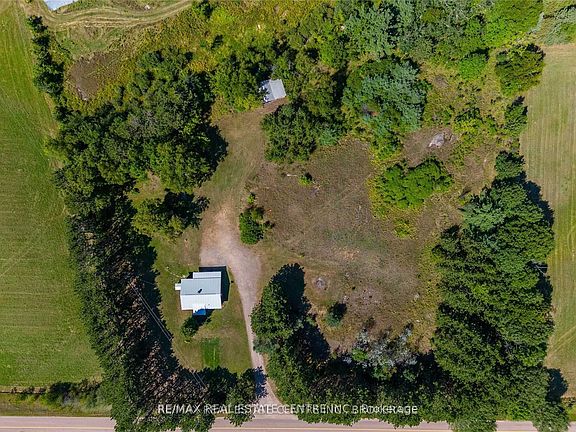 5th image of 814 Sand Rd