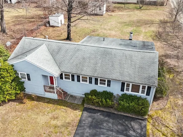 911 Maple St, Ashland, VA 23005