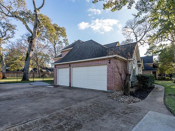 4th image of 23526 Powder Mill Dr