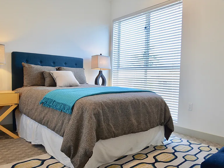 Lido Apartments - 4025 Grandview — Photo 39