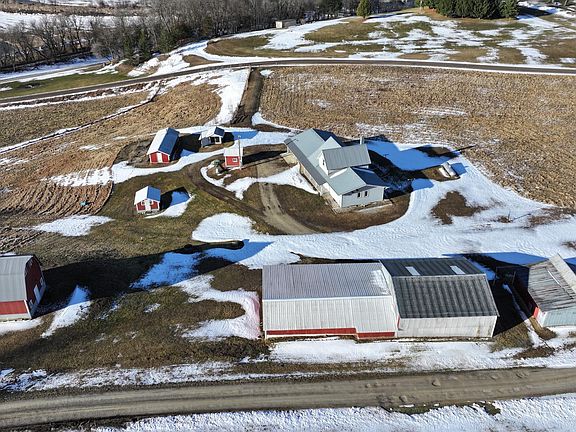 2nd image of 34760 Fawn Dr