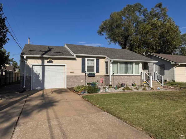 1706 Quincy St, Salina, KS 67401
