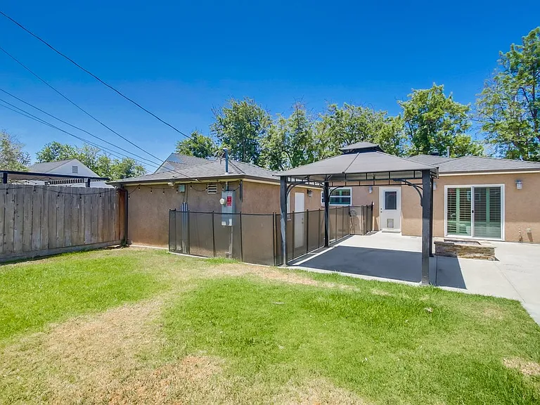 4747 Rolando Blvd — Photo 40