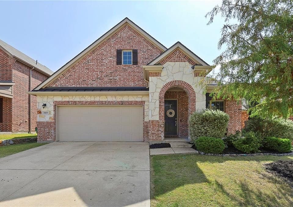 1st image of 3809 Amon Carter Dr