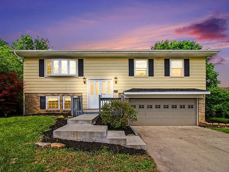 Southwind Dr — Photo 2