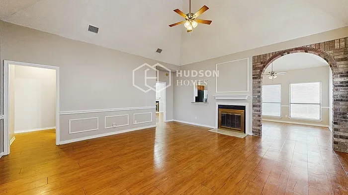 907 Walters Dr — Photo 5