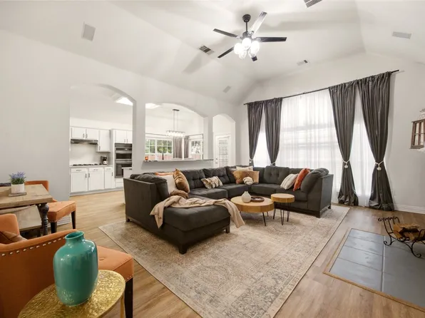 5101 Lake Crest Dr, McKinney, TX 75071