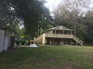 422 Live Oak Ln, Brunswick, GA 31523