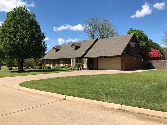 2nd image of 3312 W Oklahoma Ave