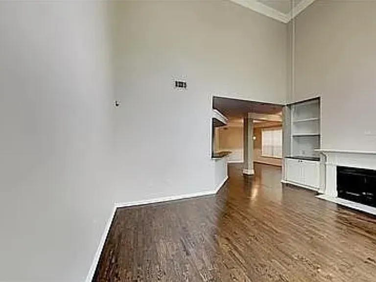 518 Sandringham Dr — Photo 28