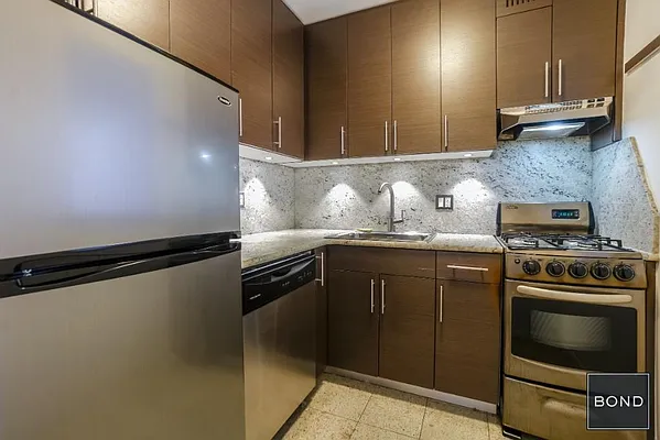 Rented by Bond New York | media 10