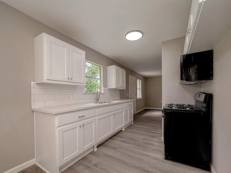 8619 Valley Meadow Dr — Photo 21