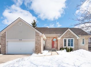 3158 Shamrock Ct, Ann Arbor, MI 48105