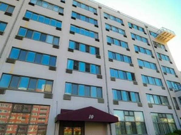 10 Bay Street Landing image 1 of 15