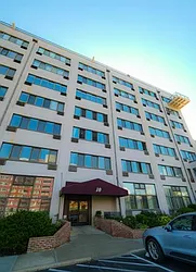 10 Bay Street Landing