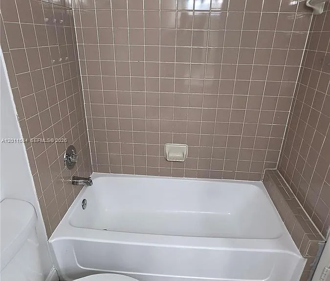2880 N Oakland Forest Dr #214 — Photo 14