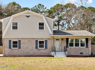 207 Deerfield Rd, Castle Hayne, NC 28429