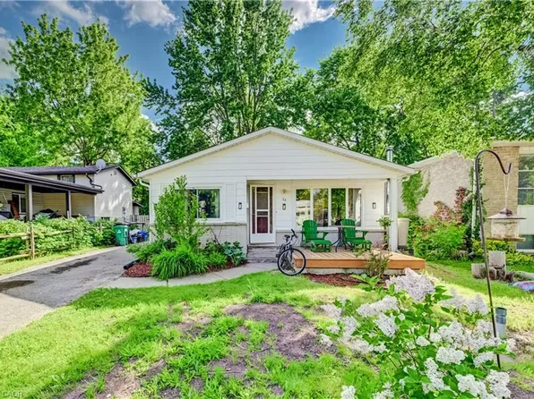 53 Helene Cres, Waterloo, ON N2L 5E6