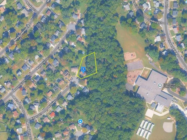 5230 Midway Ct, Woodbridge, VA 22193