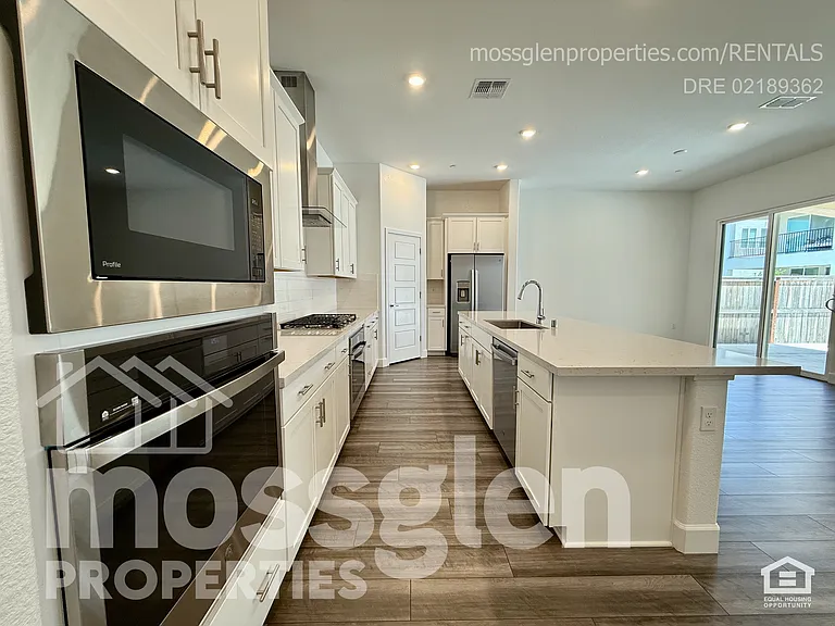 5666 Sailrock St — Photo 21