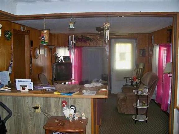 2nd image of 425 Avenue E