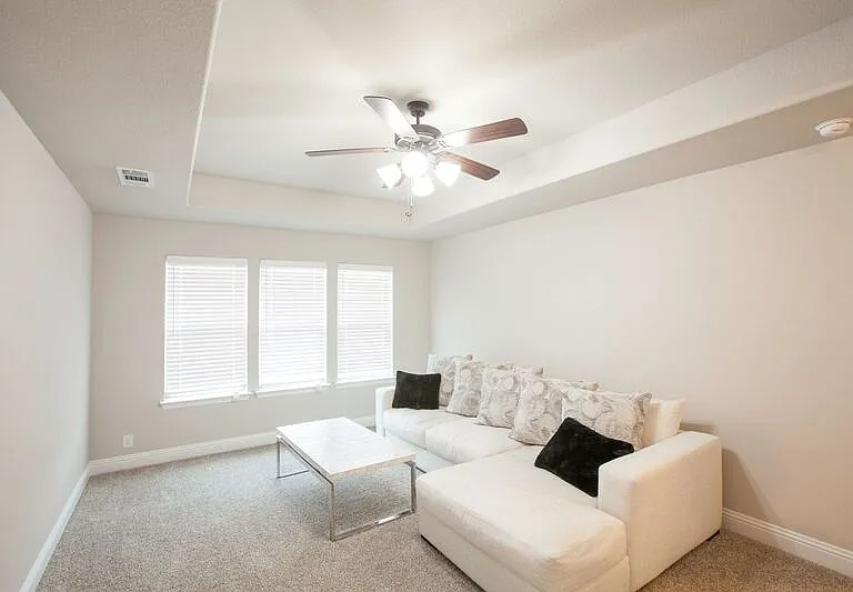 1501 Laurence Ln — Photo 18