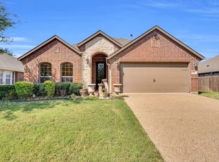 105 Manor Ln, Waxahachie, TX 75165