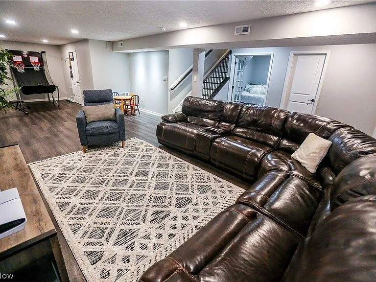 9387 Nash Ln — Photo 36