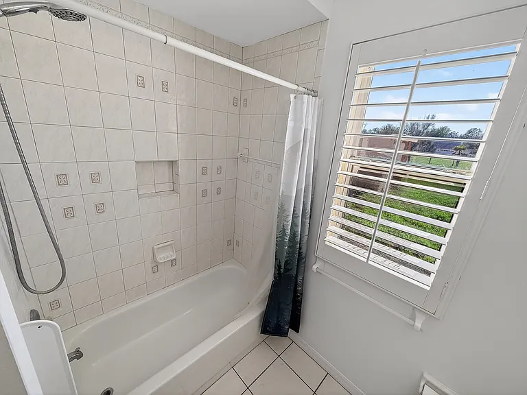 952 Bel Air Star Pkwy — Photo 35