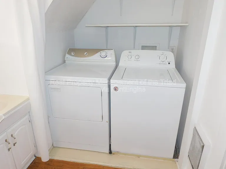 810 Brent St #B — Photo 16