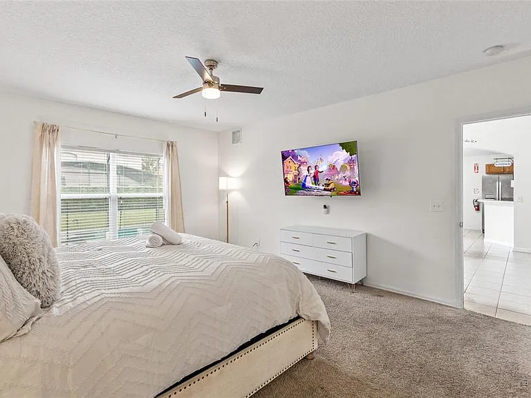 239 Carrera Ave — Photo 31