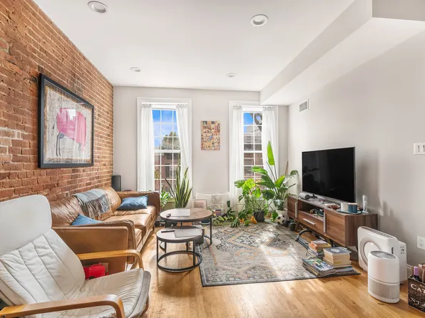 558 Driggs Avenue image 1 of 5