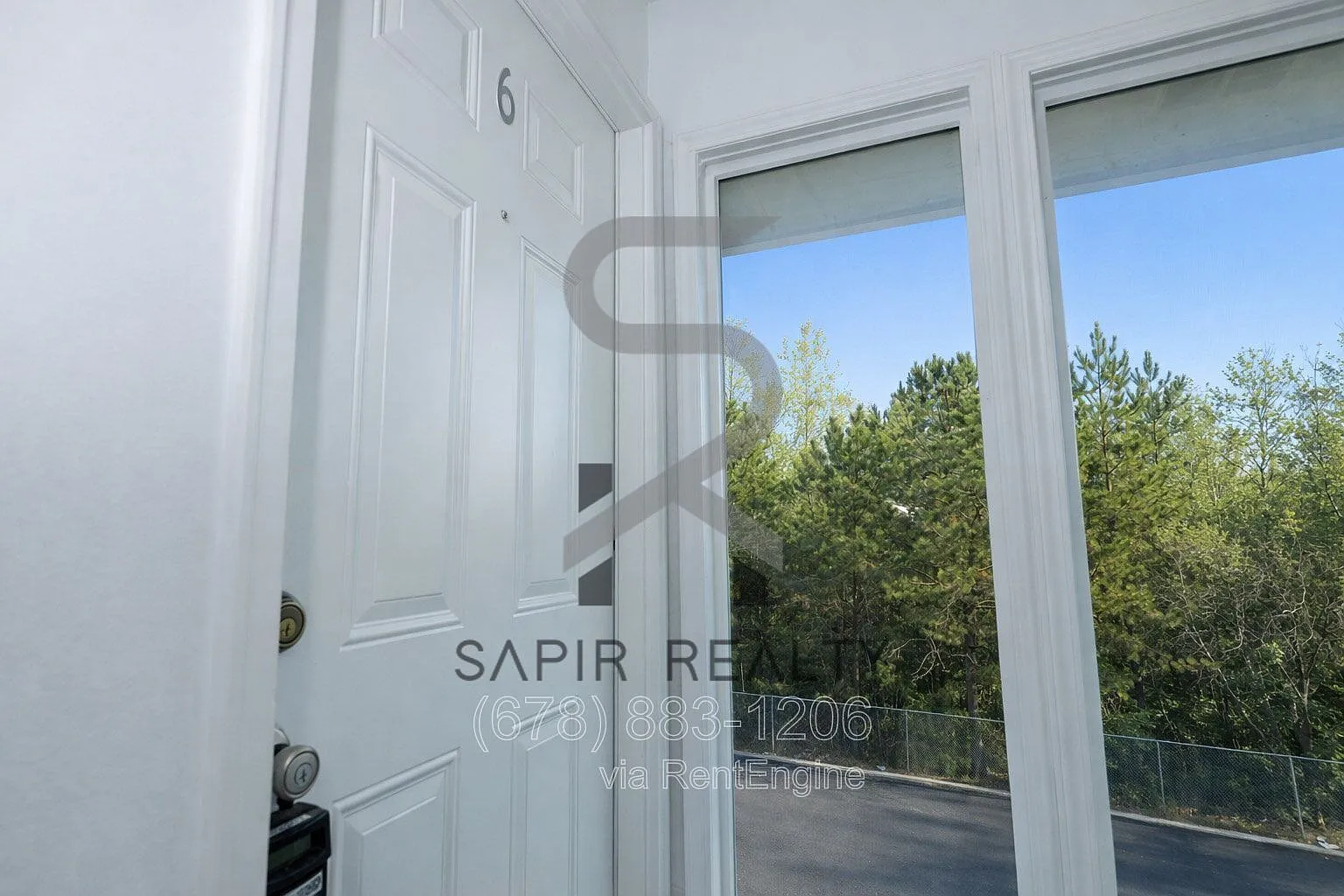 2 bed, 1.0 bath, 760 sqft, $1,045 — Photo 3