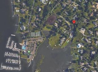 29 Twin Lakes Ln, Riverside, CT 06878