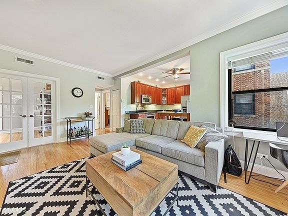 3rd image of 4017 N Southport Ave #2
