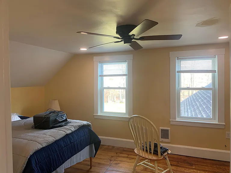 8 Floral Ave — Photo 3