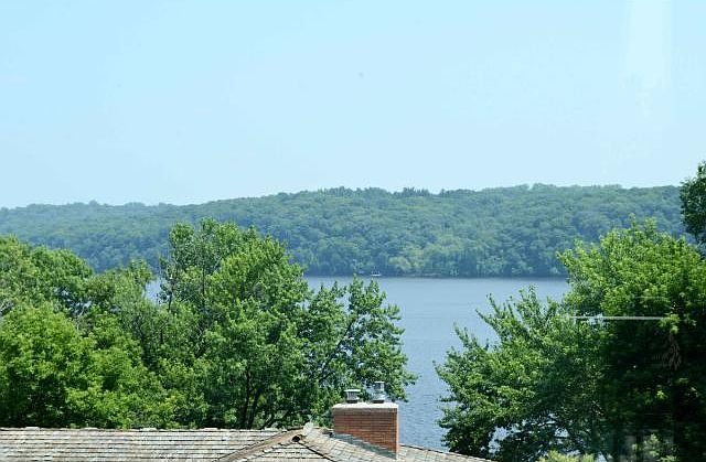 1st image of 101 Lakeside Dr
