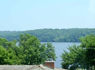 101 Lakeside Dr, Stillwater, MN 55082
