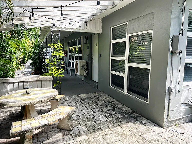 605 NE 9th Ave #3 — Photo 17